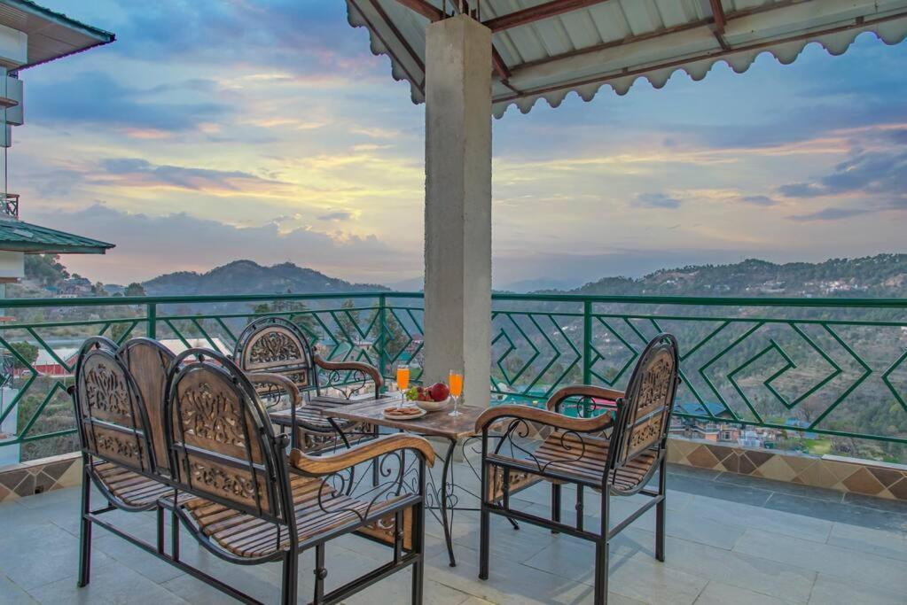 Fairview Wayside Villa Kasauli Bagian luar foto
